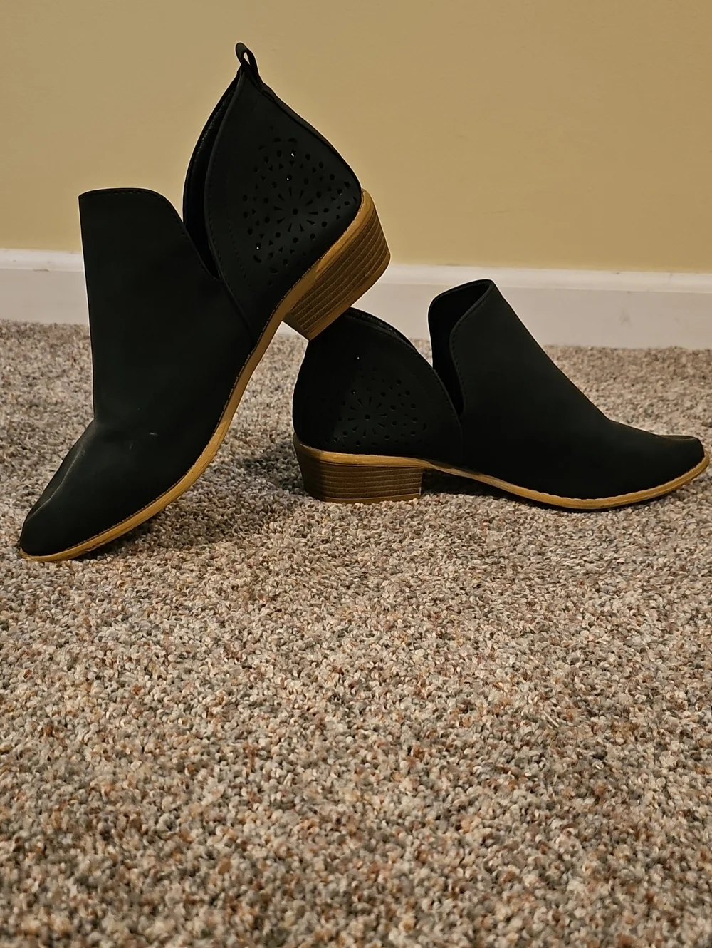 Women's Size 42 Black Cutout Ankle Booties - Sleek Everyday Style